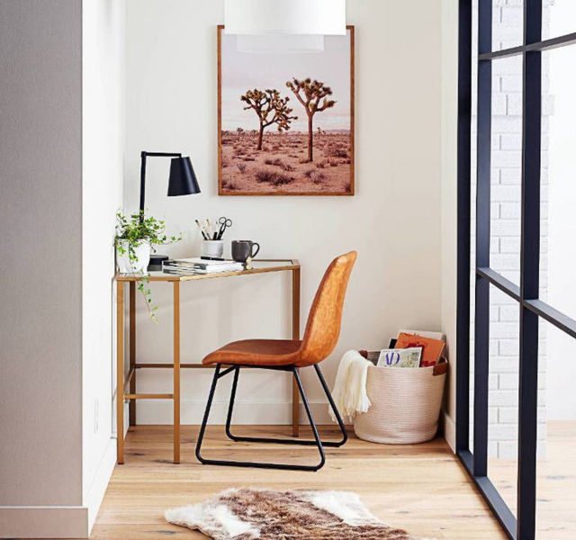 Featured image of post Awkward Corner Corner Decoration Ideas For Living Room : That awkward corner in your small space can be very effective in giving you some extra storage and beautifying your home.