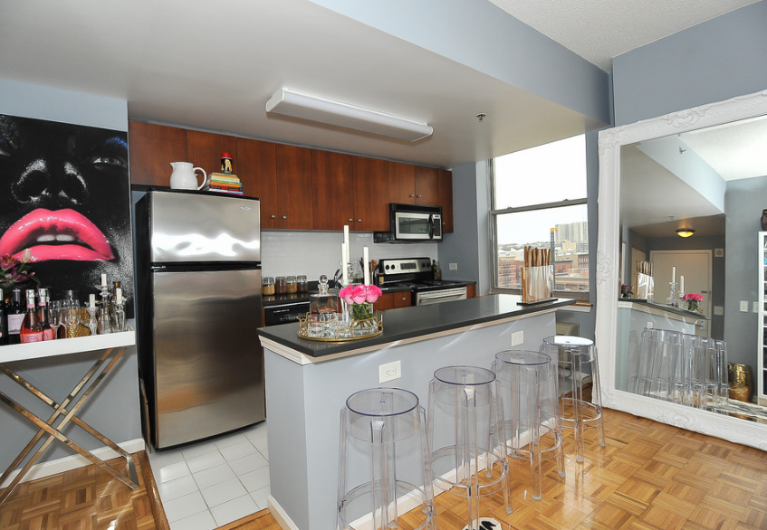 kitchen decor in 500 sq ft studio apartment 