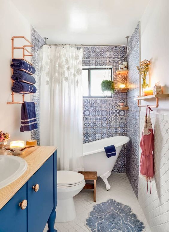 blue and white small bathroom decor