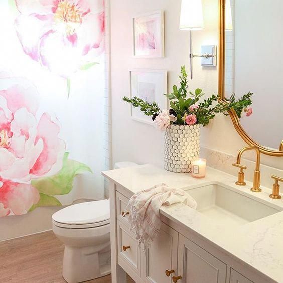 feminine small bathroom design idea