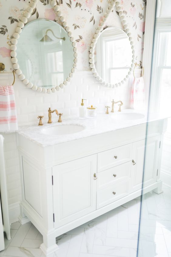 feminine bathroom decor ideas