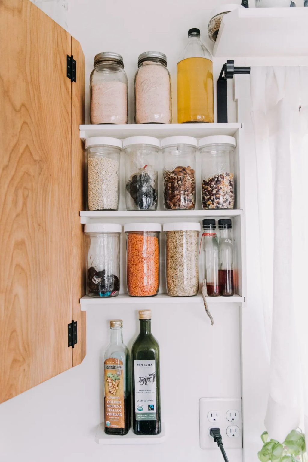 This Is How You Organize A Small Kitchen Without A Pantry