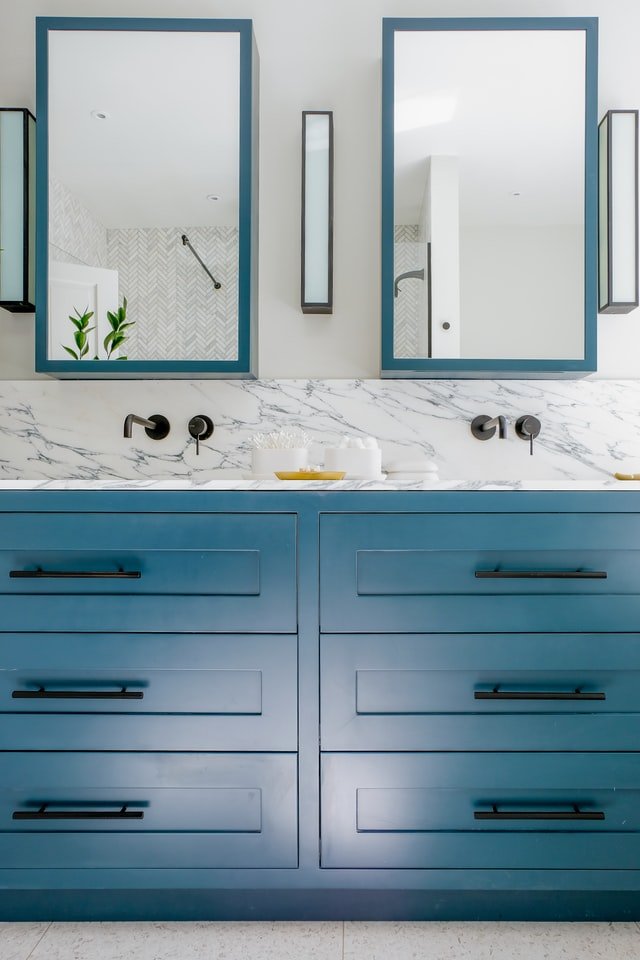 reversible ways to renovate a rental bathroom 