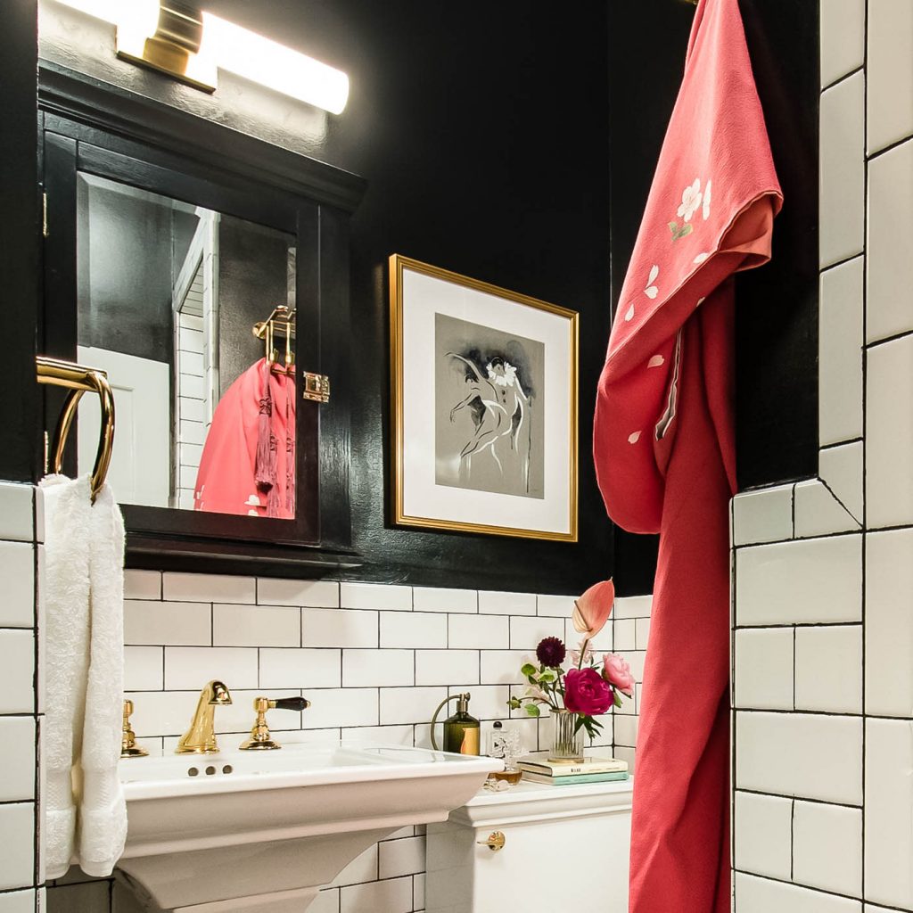 Dark Paint In A Small Bathroom Here S What You Need To Know